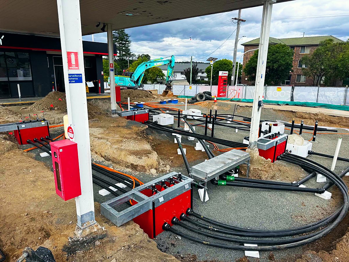 Ampol Armidale, New South Wales fuel site project: tank removal (photo 9)