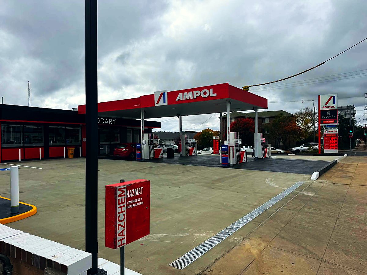 Ampol Armidale, New South Wales fuel site project: tank removal (photo 8)