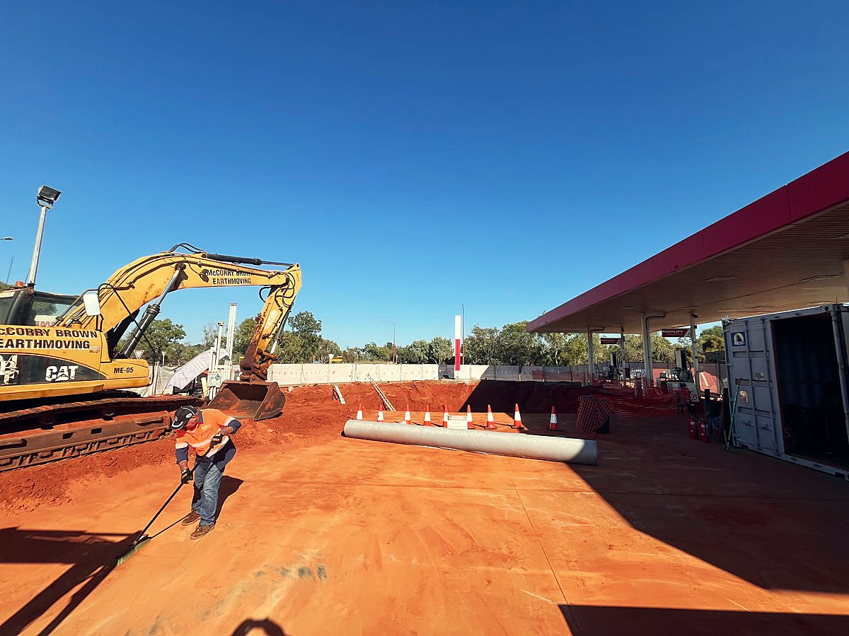 Ampol Broome, Western Australia fuel site project: tank removal (photo 6)