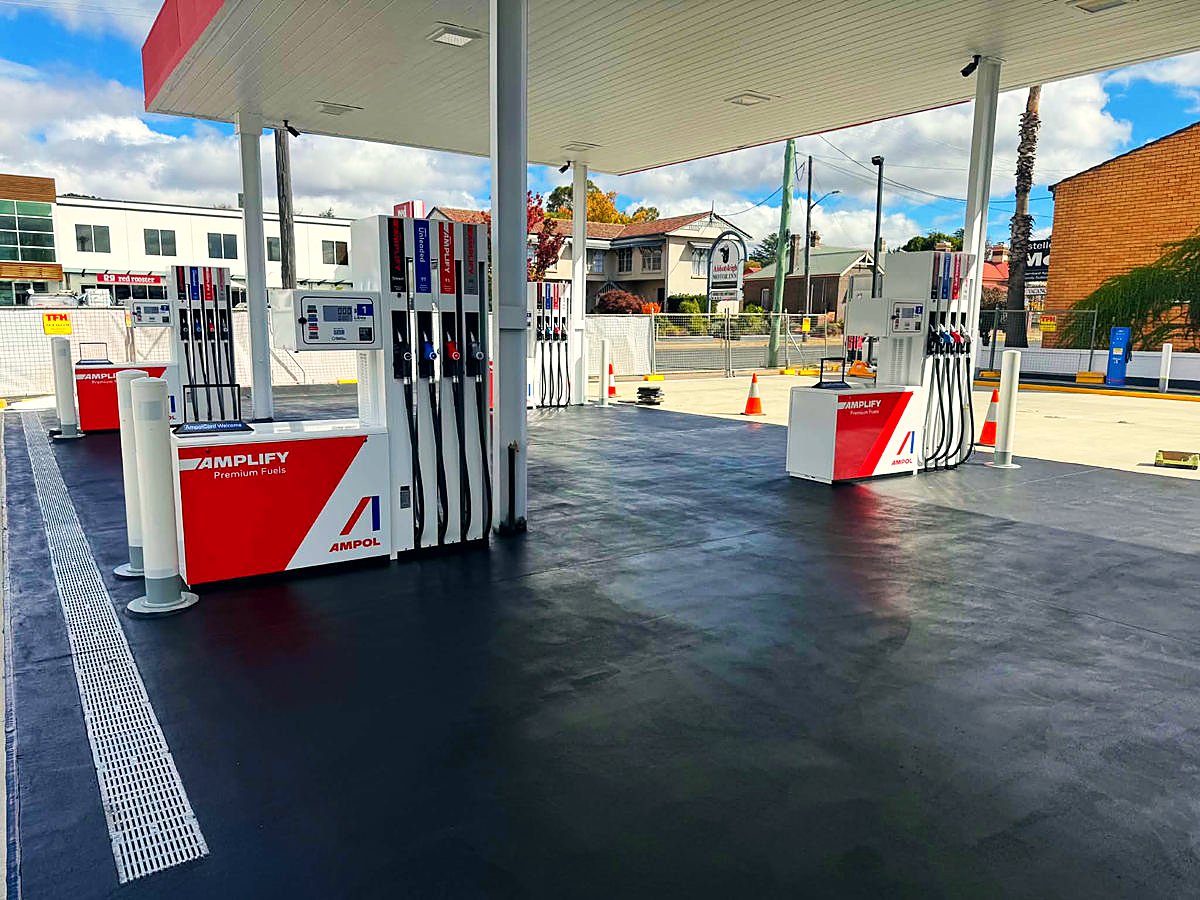Ampol Armidale, New South Wales fuel site project: tank removal (photo 4)
