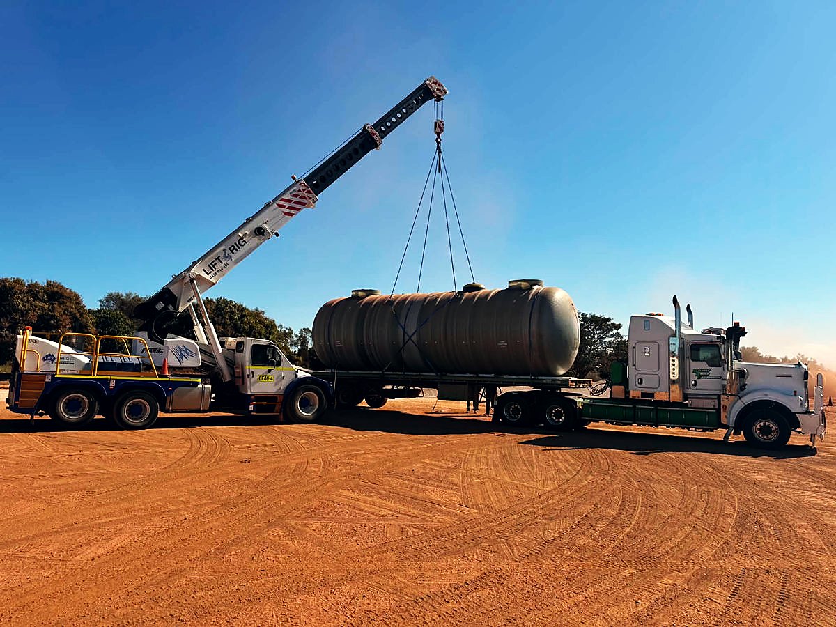 Ampol Broome, Western Australia fuel site project: tank removal (photo 4)