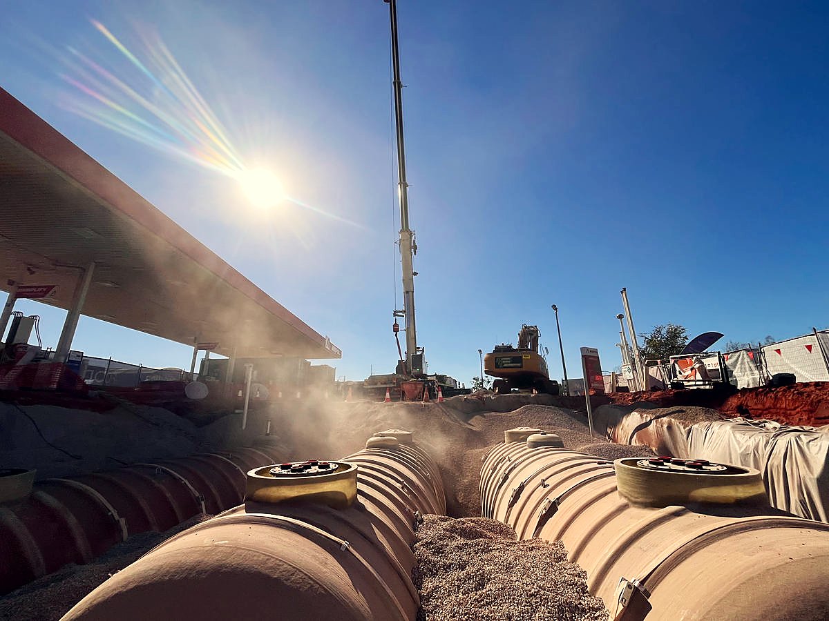 Ampol Broome, Western Australia fuel site project: tank removal (photo 7)