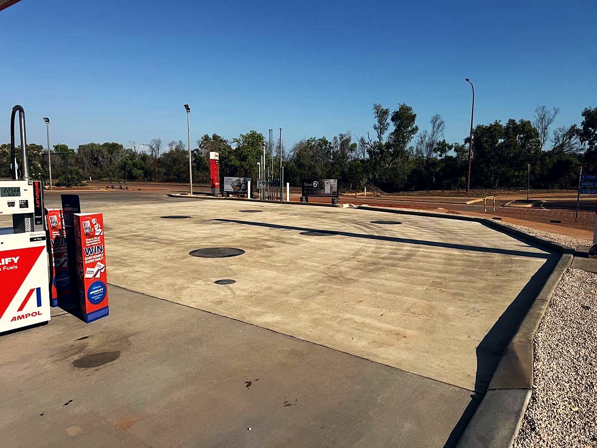 Ampol Broome, Western Australia fuel site project: tank removal (photo 10)